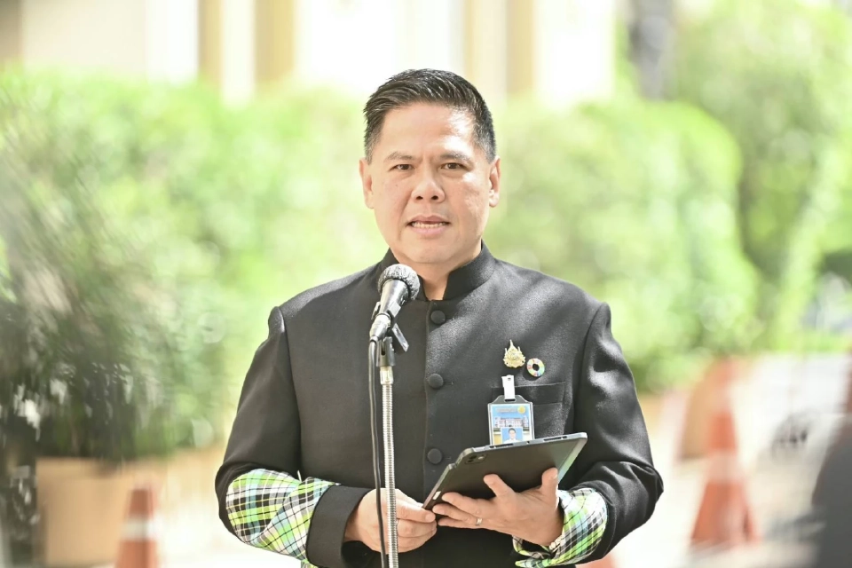 นายวราวุธ ศิลปอาชา รัฐมนตรีว่าการกระทรวงการพัฒนาสังคมและความมั่นคงของมนุษย์