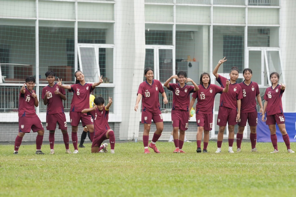 ทีมชาติไทย ผ่านเข้าสู่รอบรองชนะเลิศศึกชิงแชมป์อาเซียน ด้วยการเป็นแชมป์กลุ่ม B