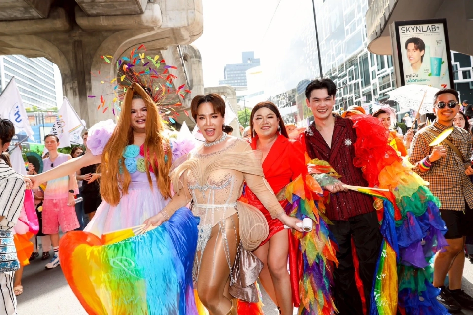 ประมวลภาพ ขบวนพาเหรด Bangkok Pride Festival ฉลองสู่ Pride Destination ระดับโลก