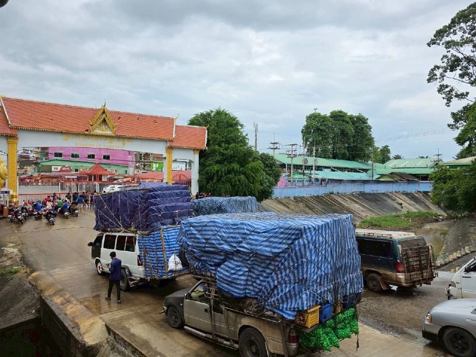 พาณิชย์ เร่งระบายผลไม้ขายในประเทศ รับมือด่านปิดไทย-กัมพูชา