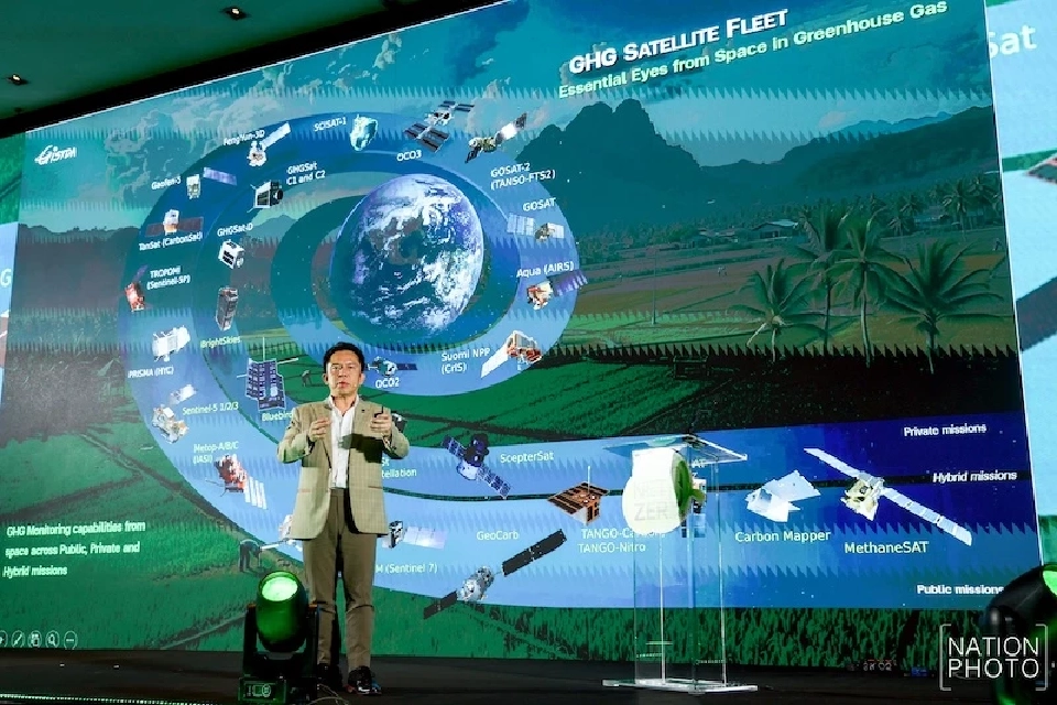 ดร.ปกรณ์ อาภาพันธุ์ ผู้อำนวยการสำนักงานพัฒนาเทคโนโลยีอวกาศและภูมิสารสนเทศ GISTDA