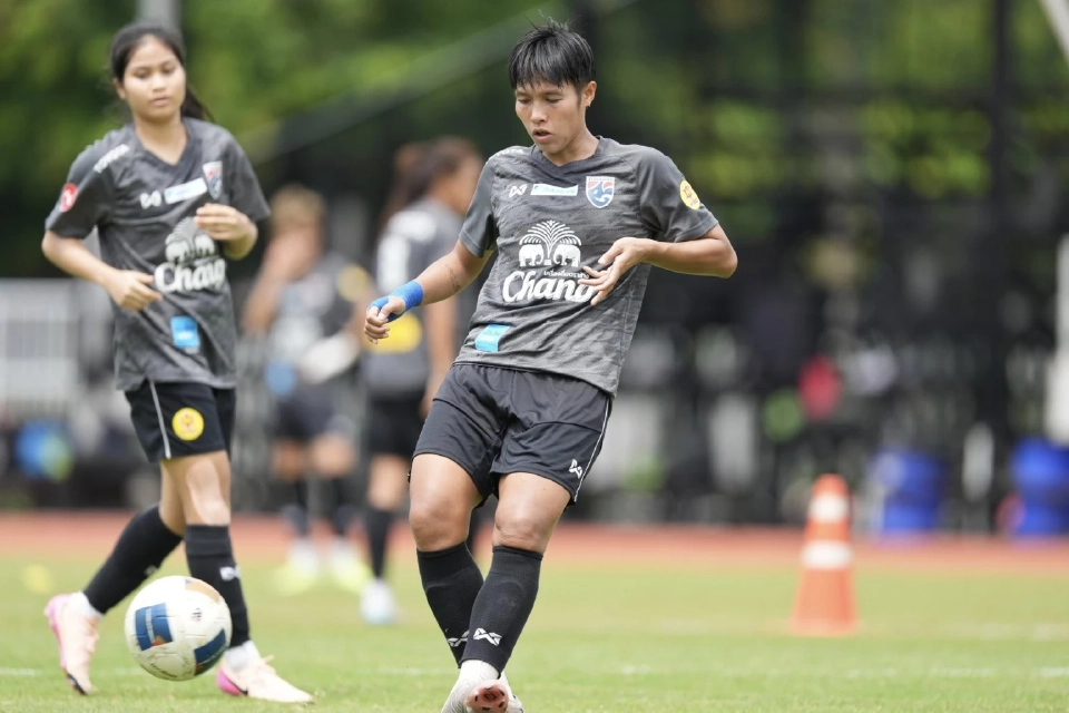  “เสาวลักษ์ เพ็งงาม” กองหน้าทีมชาติไทย จากสโมสร Taichung Blue Whale ในลีกไต้หวัน 