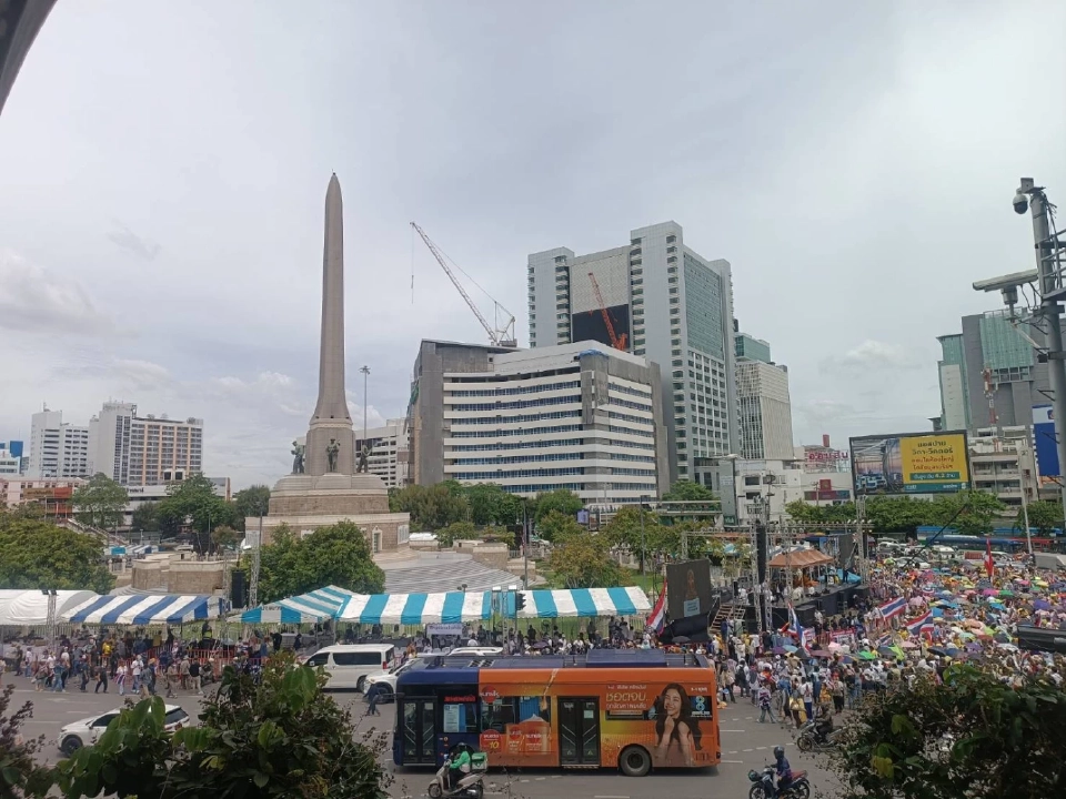 ภาพการชุมนุมของกลุ่มพลังแผ่นดินป้องป้องอธิปไตย