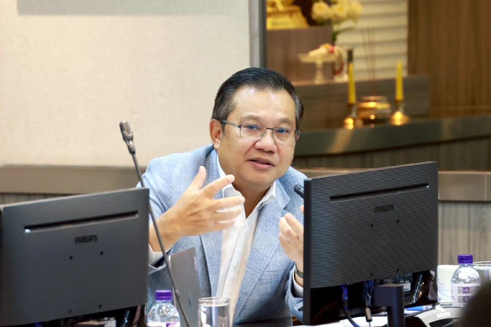 ขีดเส้น 90 วัน “กรมขนส่งทางบก” ดันร่างประกาศฯ เข็นแกร็บแท็กซี่ ขึ้นทะเบียนในระบบ