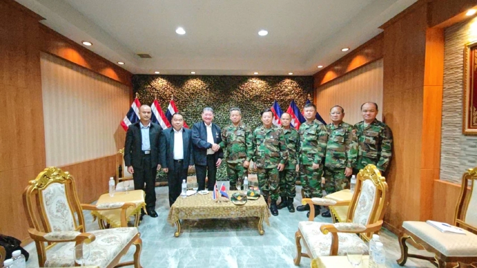 บิ๊กอ้วน บินด่วนถก รมว.กลาโหมกัมพูชา หาทางออกปมปัญหาชายแดน