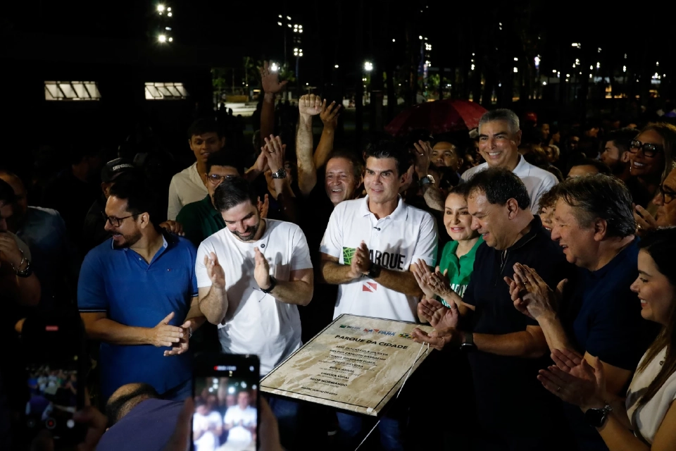 เฮลเดอร์ ซาห์ลูธ บาร์บาลโฮ ผู้ว่าการรัฐปาราของบราซิล ทำพิธีเปิด &quot;Parque da Cidade&quot; ซึ่งเป็นหนึ่งในสถานที่หลักที่จะเป็นเจ้าภาพการประชุมCOP30ในเดือนพฤศจิกายน ในเมืองเบเลง ประเทศบราซิล เมื่อวันที่ 27 มิถุนายน 2025 REUTERS