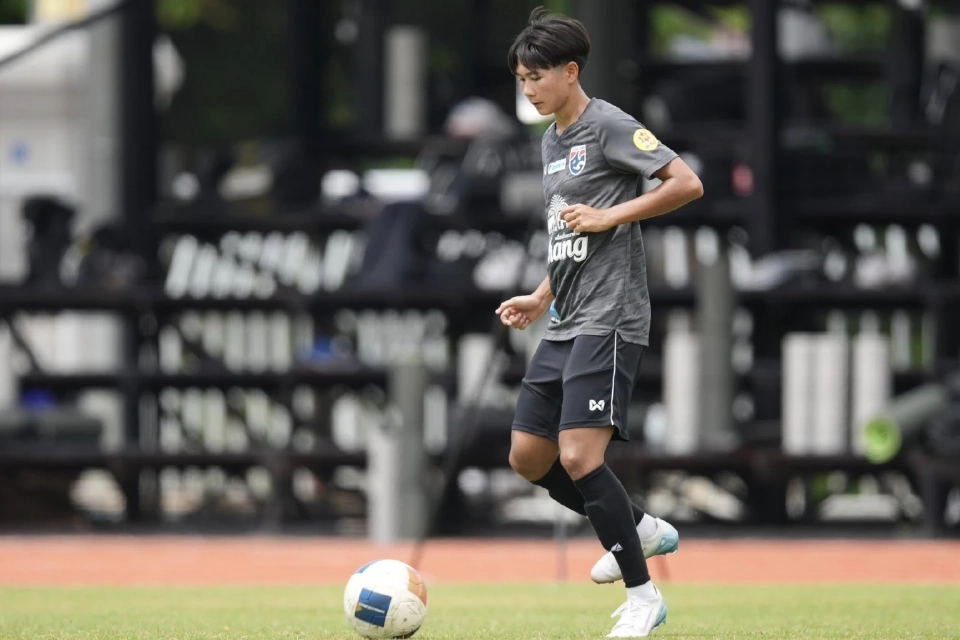 “กาญจนธัช พุ่มศรี” 