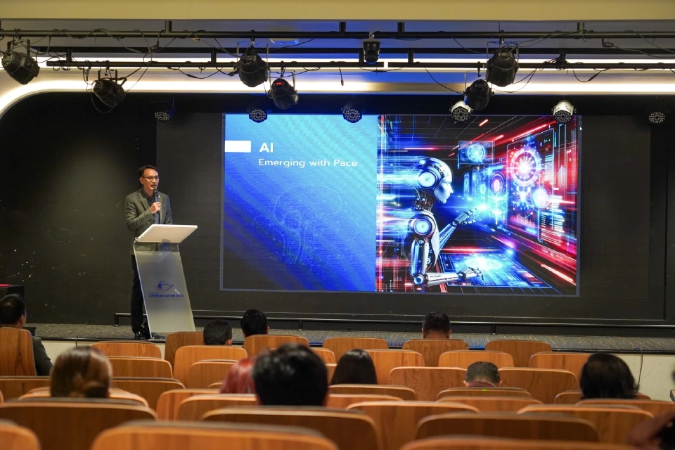 ดร.ชัย วุฒิวิวัฒน์ชัย ผู้อำนวยการศูนย์เทคโนโลยีอิเล็กทรอนิกส์และคอมพิวเตอร์แห่งชาติ (เนคเทค) 