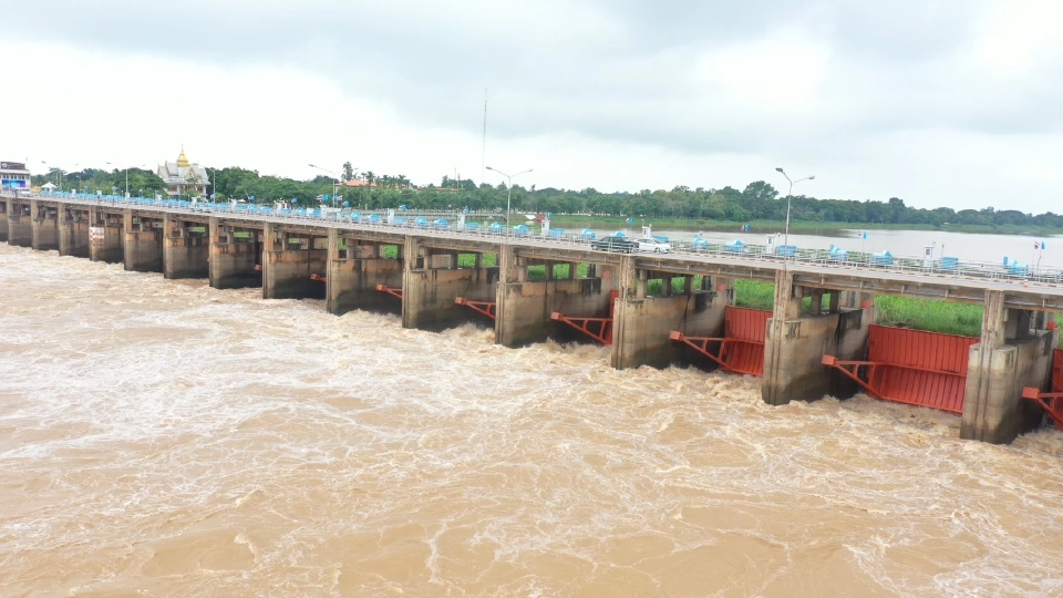 น้ำยังไม่ล้น!  4 เขื่อนใหญ่จุได้อีก 47% กรมชล เร่งจัดจราจรน้ำลดผลกระทบ