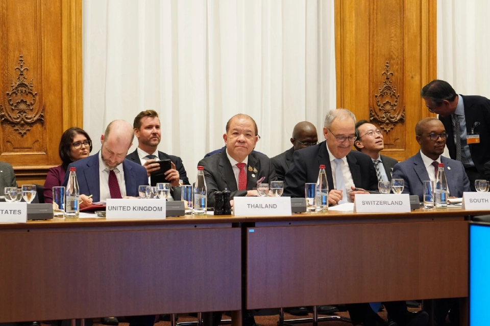 นายพิชัย นริพทะพันธุ์ รัฐมนตรีว่าการกระทรวงพาณิชย์