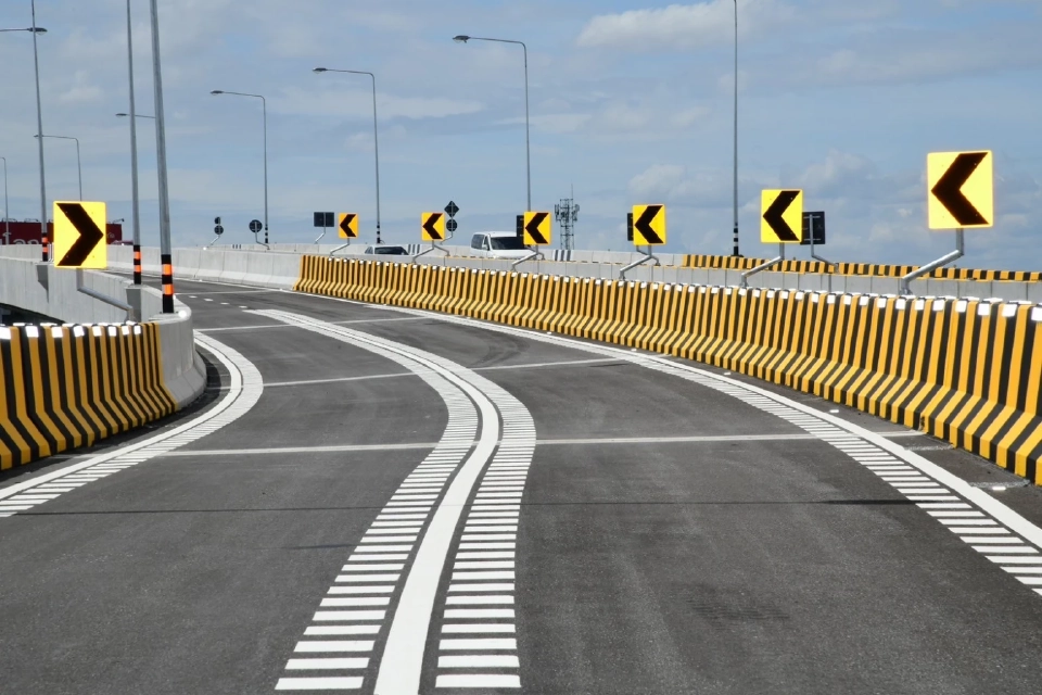 “คมนาคม-ทช.” เปิด “สะพานข้ามคลองมหาสวัสดิ์” ฝั่งขาออก แก้รถติด 1.2 แสนคัน