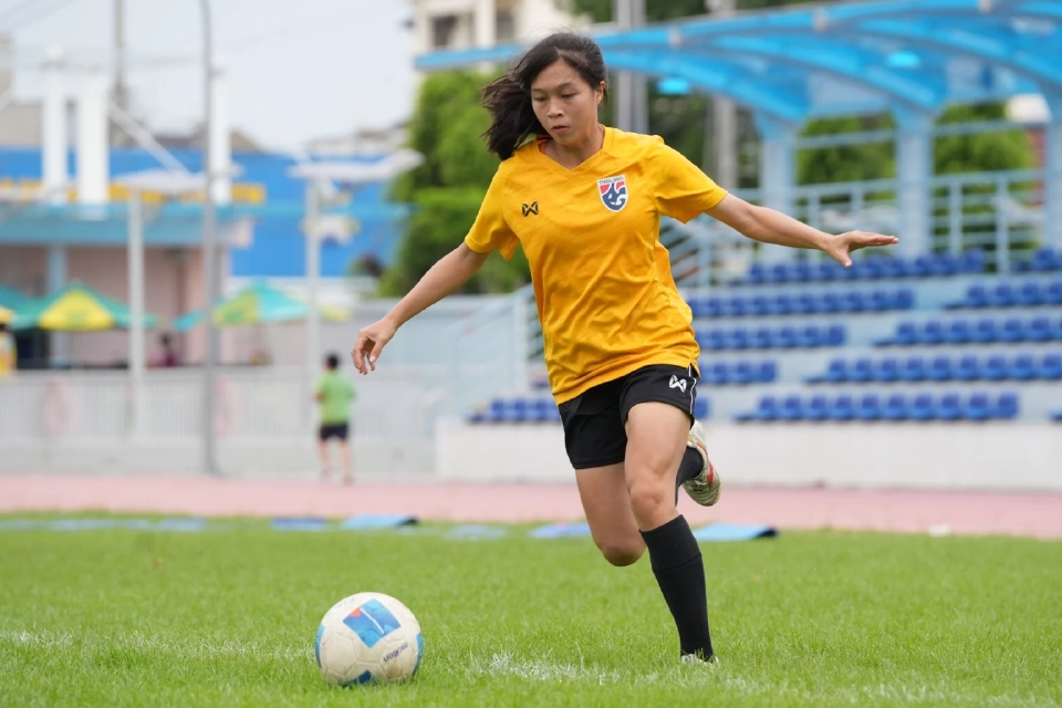 บรรยากาศการซ้อมของฟุตบอลหญิงทีมชาติไทย ก่อนพบกับ กัมพูชา