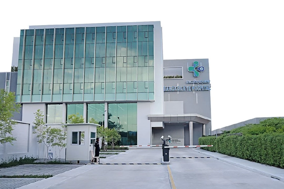 รพ.จักษุกรุงเทพ รุกตลาด Wellness ด้านสายตา ชูการผ่าตัดไร้ใบมีดดันยอดโตต่อเนื่อง