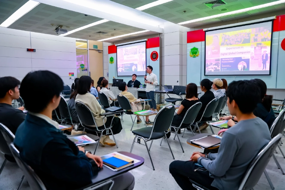 ซีพี ออลล์ เปิดเวที “7-ELEVEN YOUNG GENIVERSITY 2025” ขนทัพ 11 Speakers ชั้นนำของเมืองไทย ปลดล็อกศักยภาพคนรุ่นใหม่สู่อาชีพในฝัน