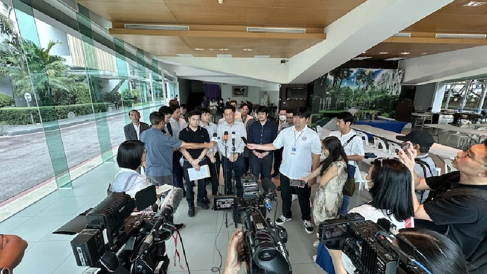 ดีลเลอร์เนต้า รวมตัวทวงเงิน 200 ล้านบาท เชื่อบริษัทไม่รอด