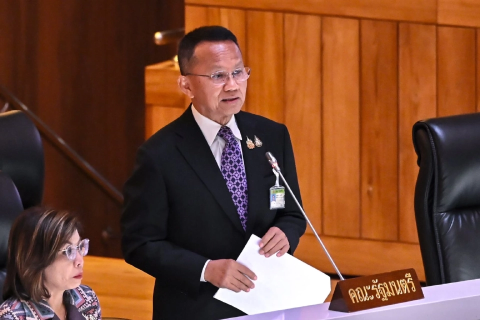 นายสมศักดิ์ เทพสุทิน รัฐมนตรีว่าการกระทรวงสาธารณสุข