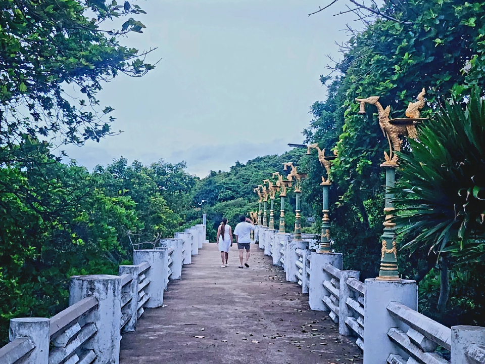 เปิดพิกัดที่เที่ยว “เกาะสีชัง”รับรองไม่ถูกชัง ได้ทั้งมู ได้ทั้งฟิลทะเลเก๋ๆ