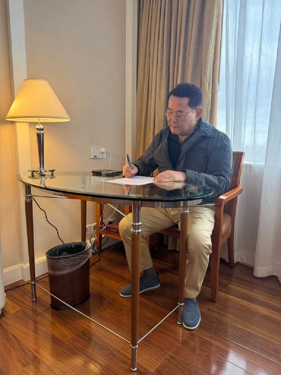 "นภินทร ศรีสรรพางค์" เซ็นลาออก รมช.พาณิชย์ ตามมติพรรคภูมิใจไทย