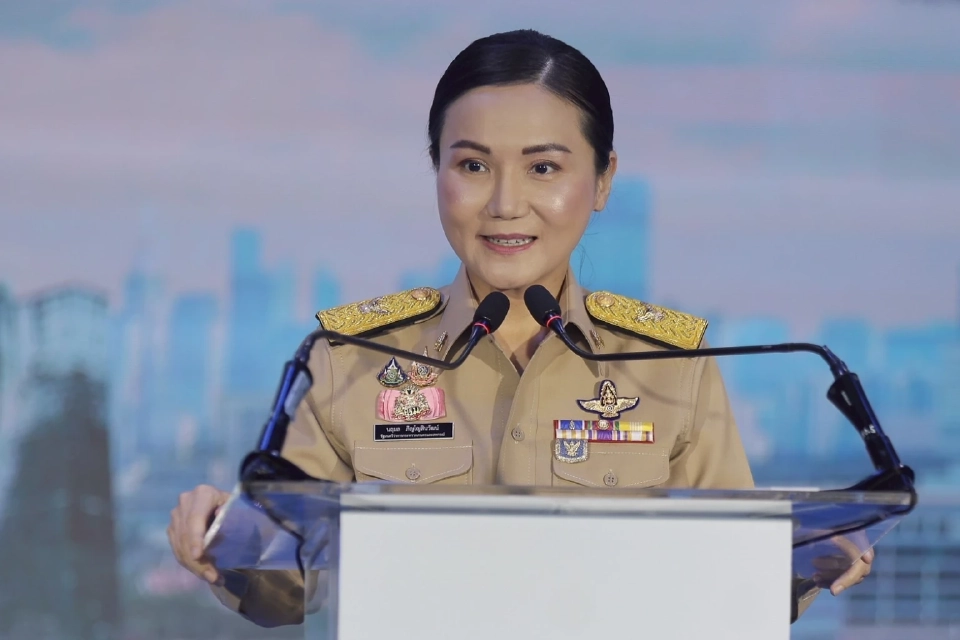 นฤมล ภิญโญสินวัฒน์ รัฐมนตรีว่าการกระทรวงเกษตรและสหกรณ์ 