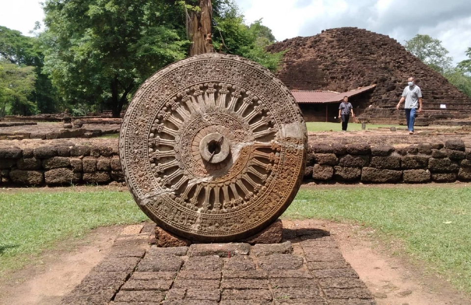 ผู้นับถือพุทธศาสนาลดลง