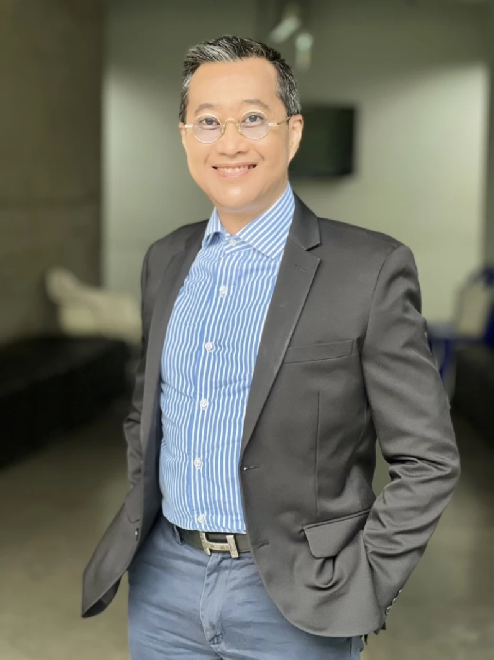 รองศาสตราจารย์ ดร.อัทธ์ พิศาลวานิช ผู้เชี่ยวชาญเศรษฐกิจระหว่างประเทศและอาเซียน 