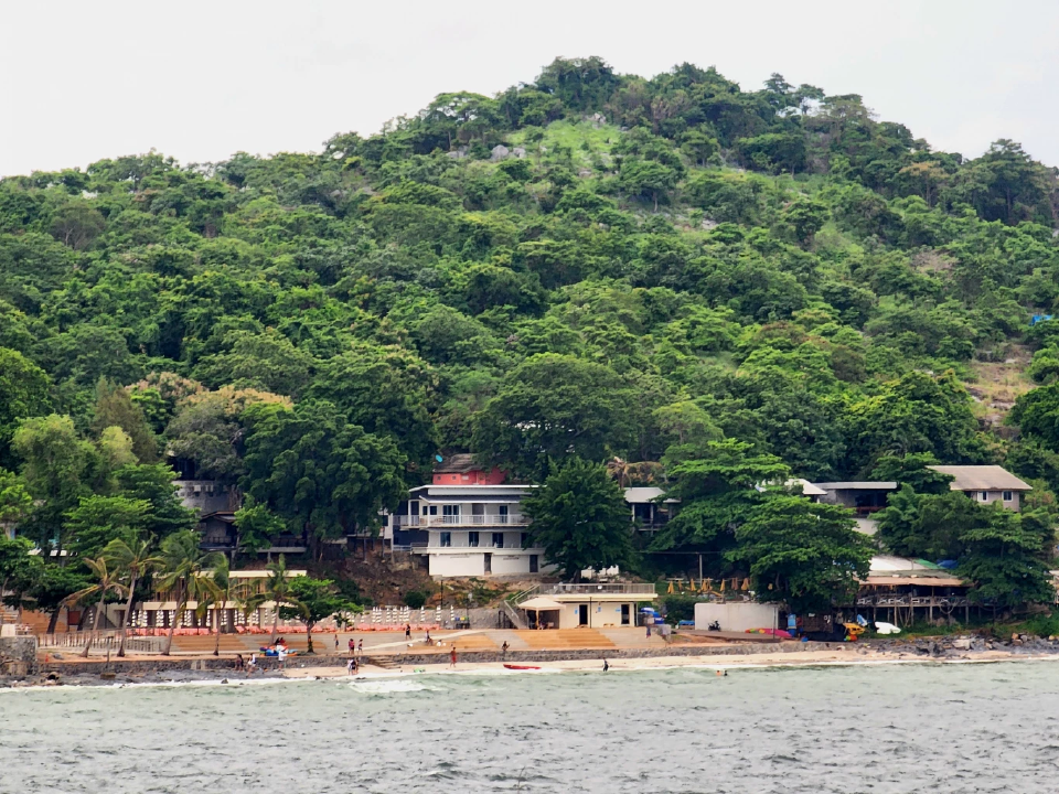 หาดถ้ำพัง