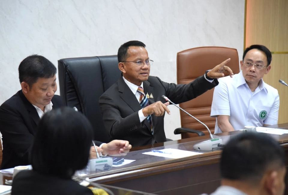 สมศักดิ์ ถกผู้ประกอบการกัญชา เห็นตรงกันใช้ทางการแพทย์