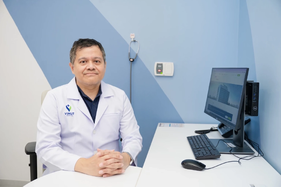 นพ.ประวัฒน์ จันทฤทธิ์ 