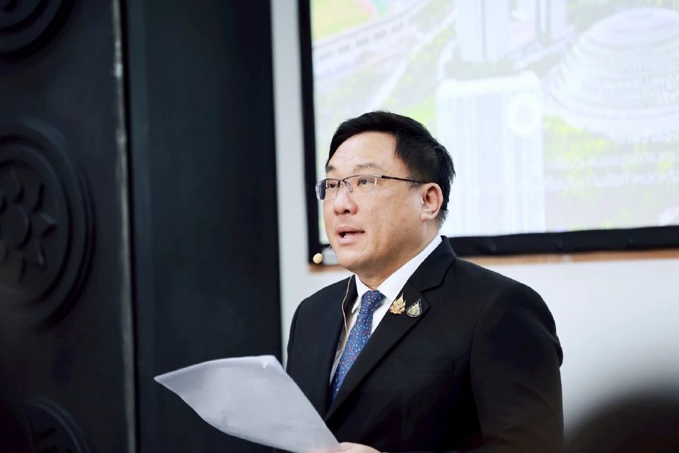 นายจุลพันธ์ อมรวิวัฒน์ รัฐมนตรีช่วยว่าการกระทรวงการคลัง