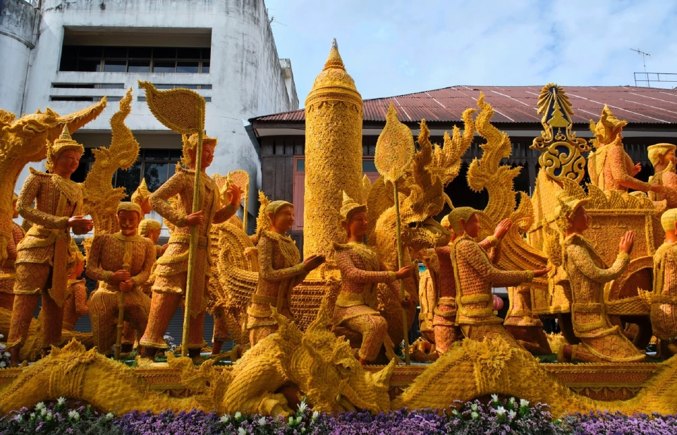 งานแห่เทียนพรรษา &quot;ศรีศิลป์ ถิ่นไทยดี&quot; จังหวัดอุบลราชธานี