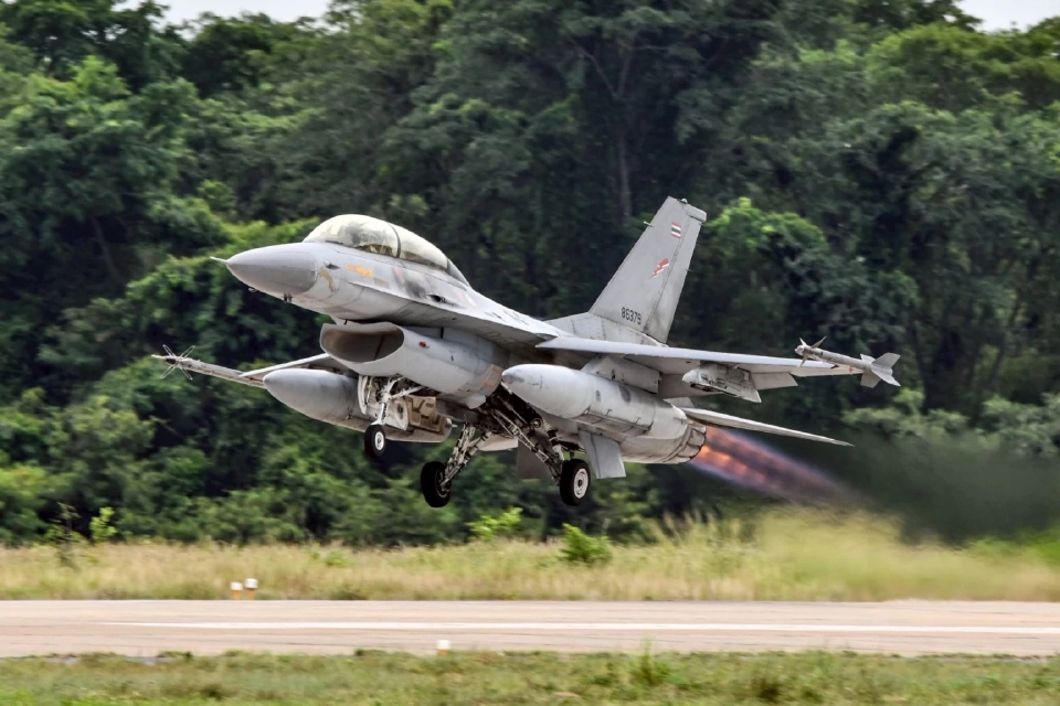 ทอ.ส่งเครื่องบิน F-16-Gripen โจมตีเป้าหมายทางทหาร ตามหลักสากล