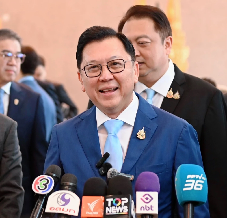 นายจตุพร บุรุษพัฒน์ รัฐมนตรีว่าการกระทรวงพาณิชย์