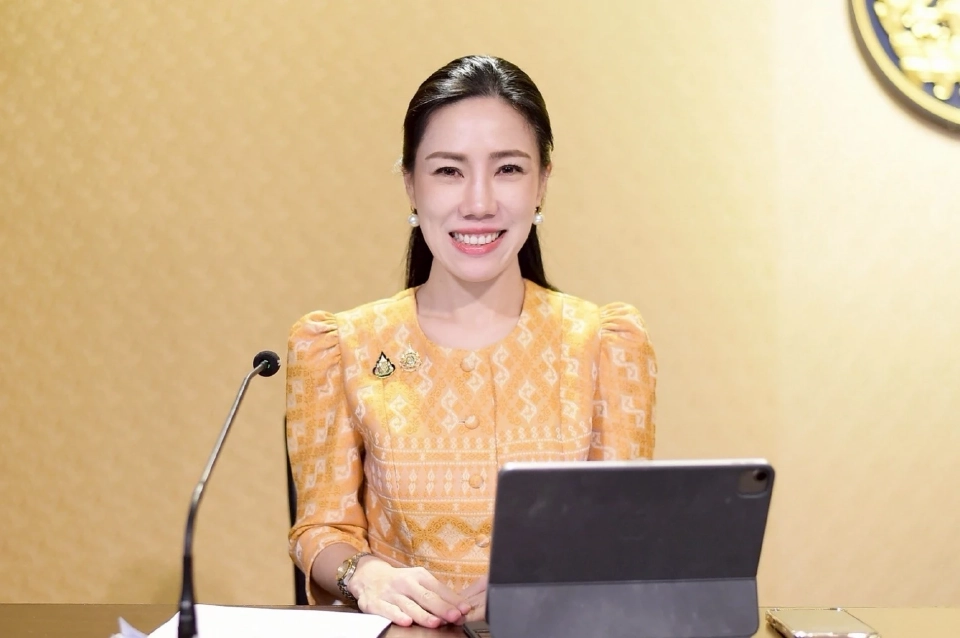 นางสาวศศิกานต์ วัฒนะจันทร์ รองโฆษกประจำสำนักนายกรัฐมนตรี
