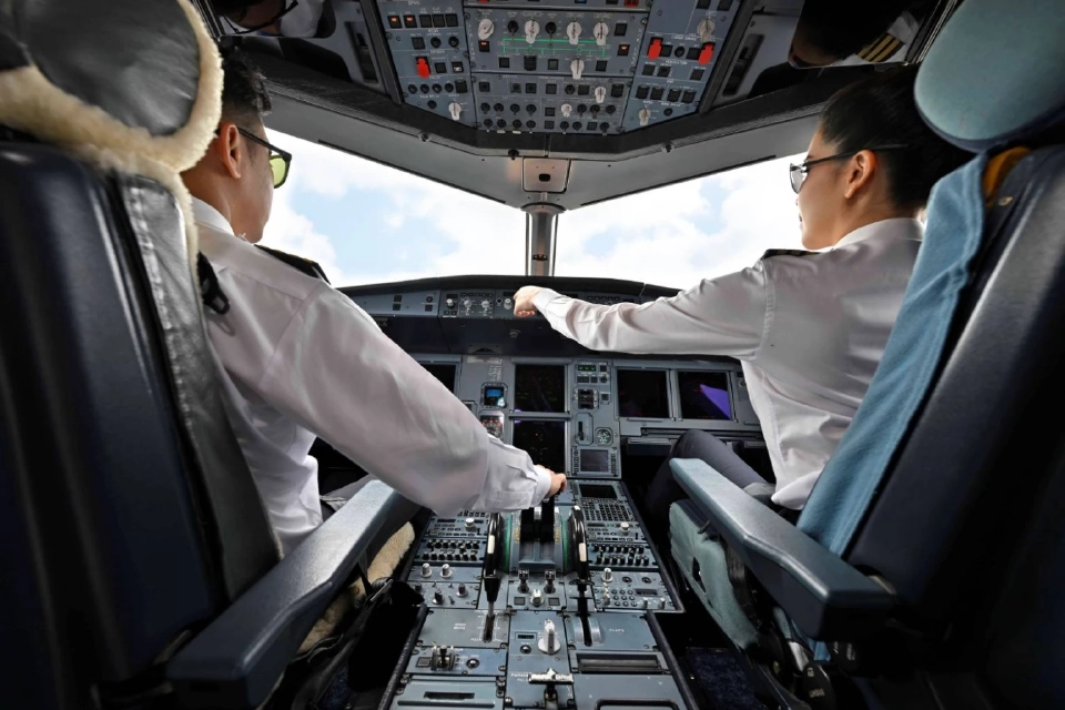 อินไซต์ “กัปตันเต๋” พุฒิพงศ์ ปราสาททองโอสถ เทคออฟ“บางกอกแอร์เวย์ส” น่านฟ้าสีเขียว