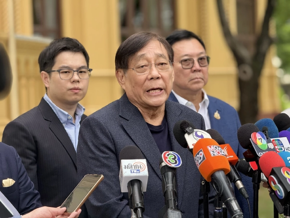 รองนายกฯ พิชัย แถลงภายหลังการประชุมที่บ้านพิษณุโลก เพื่อหารือแนวทางการรับมือภาษีทรัมป์ วันนี้