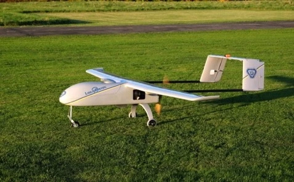 โดรนปีกติดลำตัวขึ้นลงแนวดิ่ง