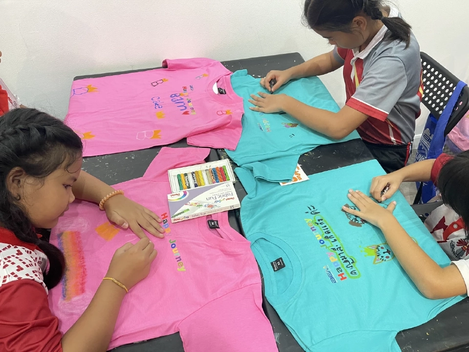 ร่วมเวิร์กช้อปเพ้นท์เสื้อติดสติ๊กเกอร์สุดน่ารัก