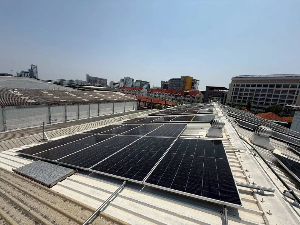 พูลพิพัฒน์จับมือ SCG! พลิกโฉมคลังสินค้า สู่พลังงานสะอาด