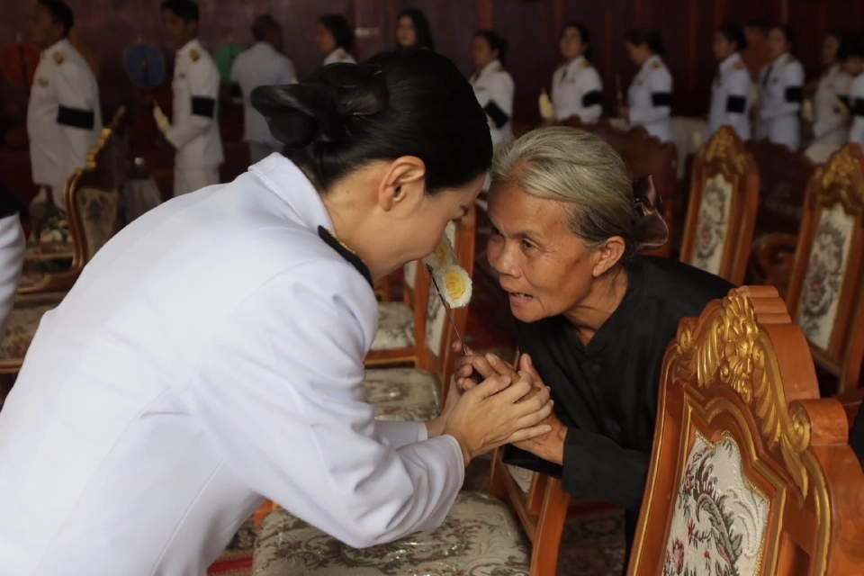 “นฤมล“นำศธ.ร่วมพิธีพระราชทานเพลิงศพเหยื่อชายแดนไทย–กัมพูชา