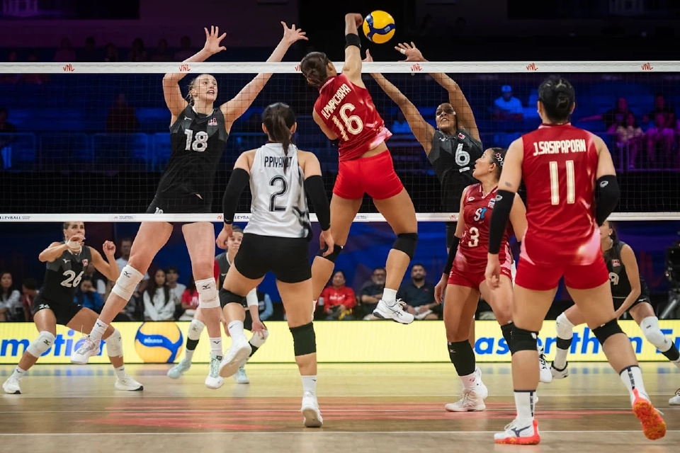 'วอลเลย์บอลหญิงไทย' เฮ รอดตกชั้น VNL คว้าตั๋วเนชั่นส์ลีก 2026