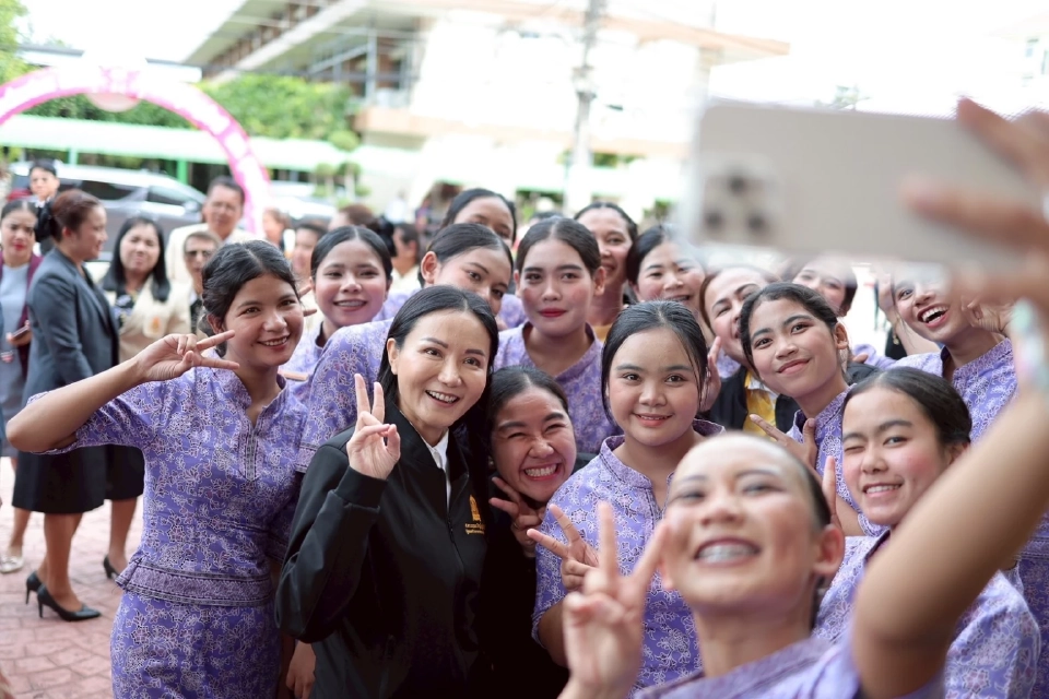 "นฤมล"ลุยแก้เกณฑ์วิทยฐานะ เร่งเกลี่ยอัตรากำลัง แบ่งเบาภาระครู