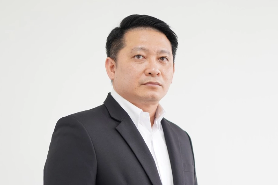 นายธนเดช รังษีธนานนท์ ผู้ช่วยกรรมการผู้จัดการ บริษัทหลักทรัพย์ พาย จำกัด (มหาชน)