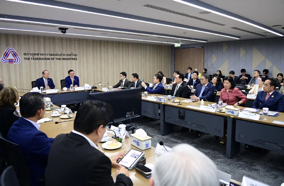 พาณิชย์ ถก ส.อ.ท. รับ 5 ข้อเสนอเอกชน เตรียมร่างปฏิญญาความร่วมมือ