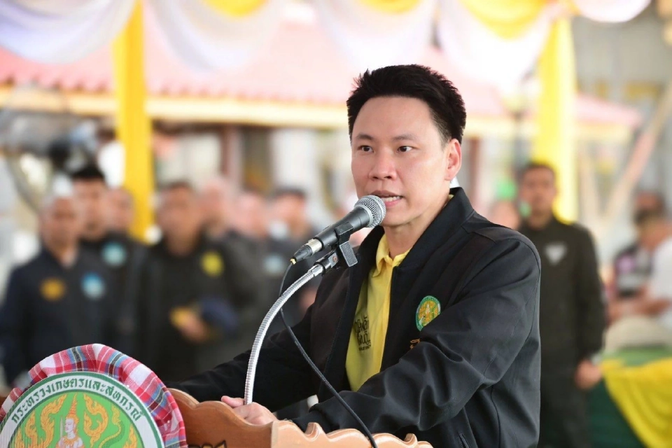 นายอรรถกร ศิริลัทธยากร รัฐมนตรีว่าการกระทรวงเกษตรและสหกรณ์