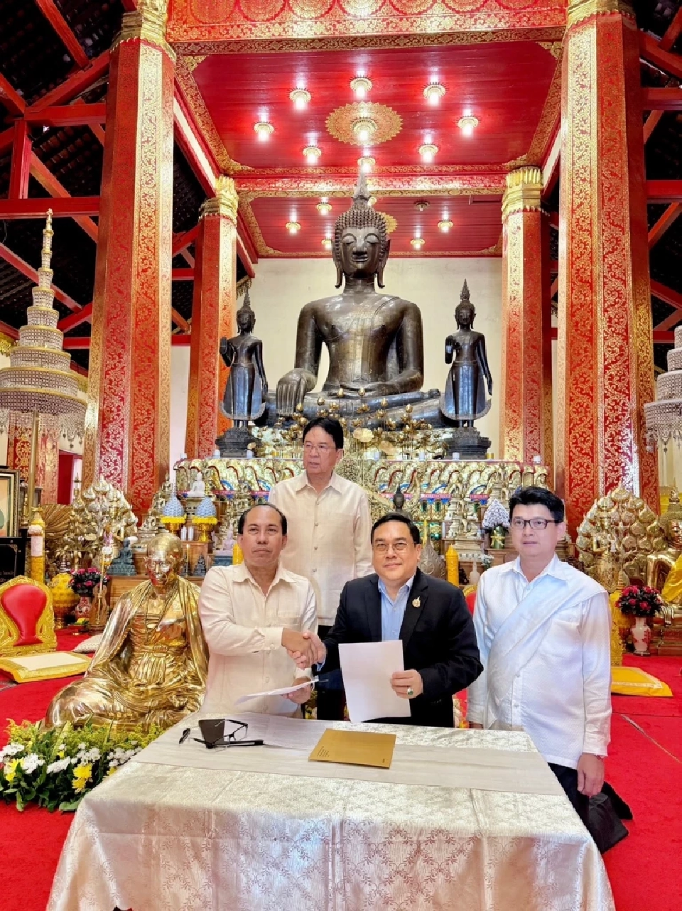 'อุปกิต' นำคืนพระพุทธรูปโบราณอายุกว่า 300 ปี แก่ สปป.ลาว