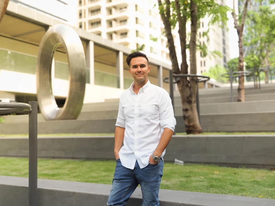 นายอเล็กซานเดอร์ เฟลเด้