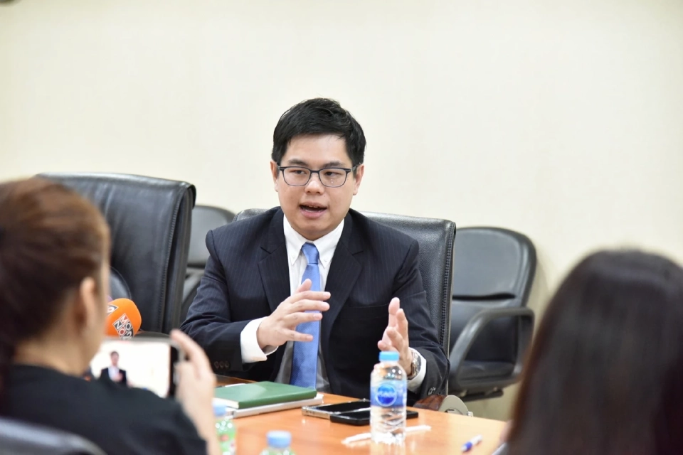 นายฉันทวิชญ์ ตัณฑสิทธิ์ รัฐมนตรีช่วยว่าการกระทรวงพาณิชย์