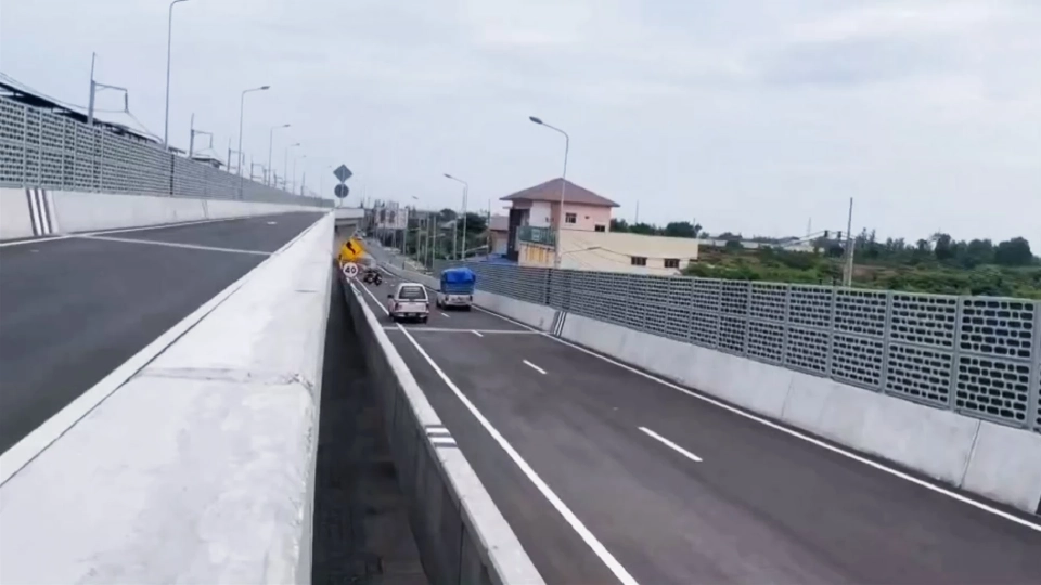 "ทางหลวง"  เปิดวิ่ง 5 วัน "ทางแยกต่างระดับบ้านแพ้ว" แก้รถติดถนนพระราม 2