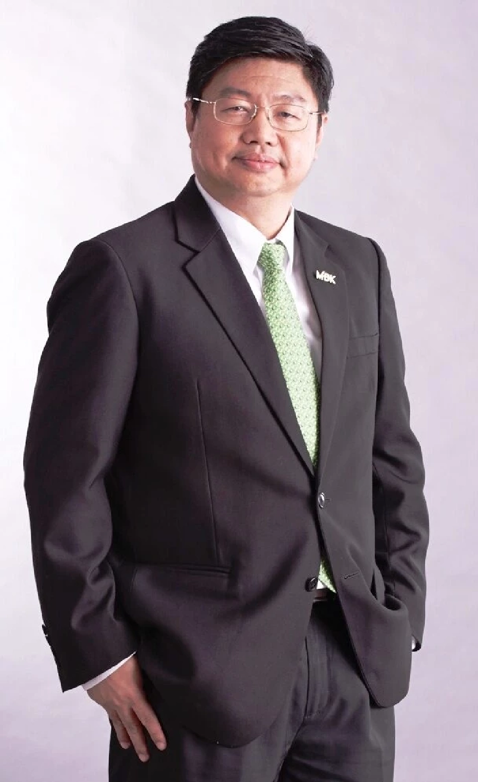 นายมงคล เพียรพิทักษ์กิจ กรรมการผู้จัดการ บริษัท ที ลีสซิ่ง จำกัดและในฐานะนายกสมาคมธุรกิจเช่าซื้อรถจักรยานยนต์ไทยเ