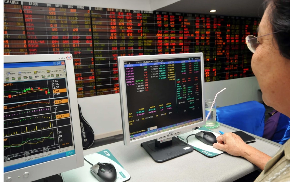 แฟ้มภาพบรรยากาศซื้อขายหุ้นไทย